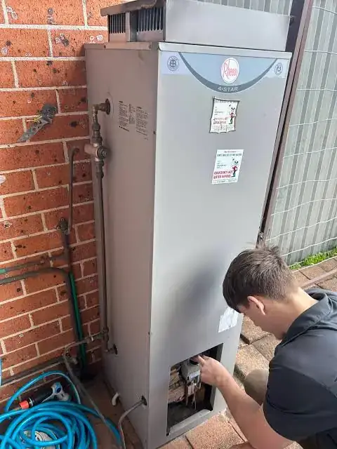 Hot water system repair in Toorak